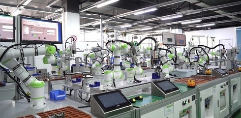 长广溪智造“机汽共融”智能工厂,荣获恰佩克年度示范应用场景奖!